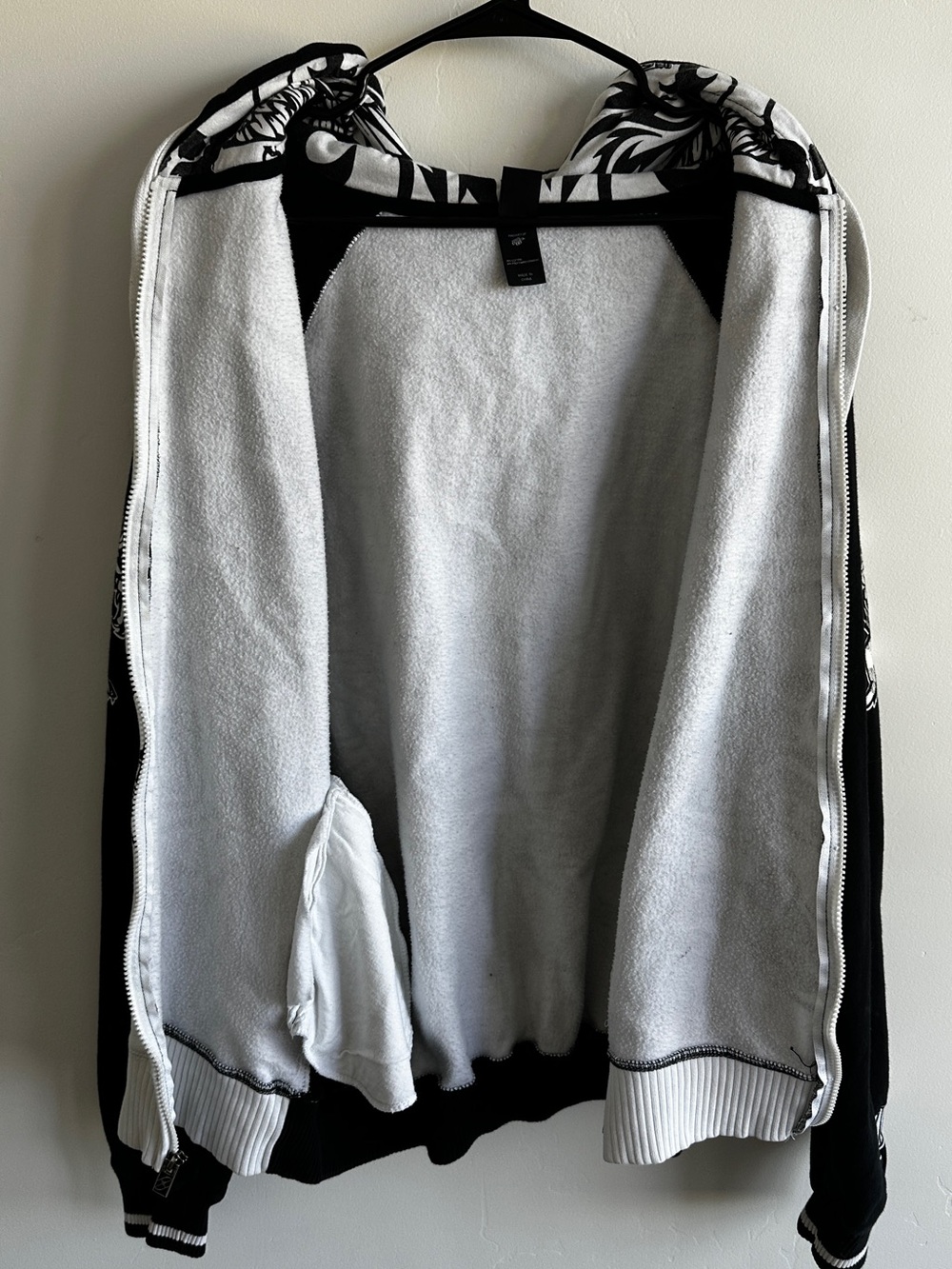 No Fear Y2K Full Zip Hoodie Black White Skull Wings Graphic Grunge Size Large - Picture 4 of 10